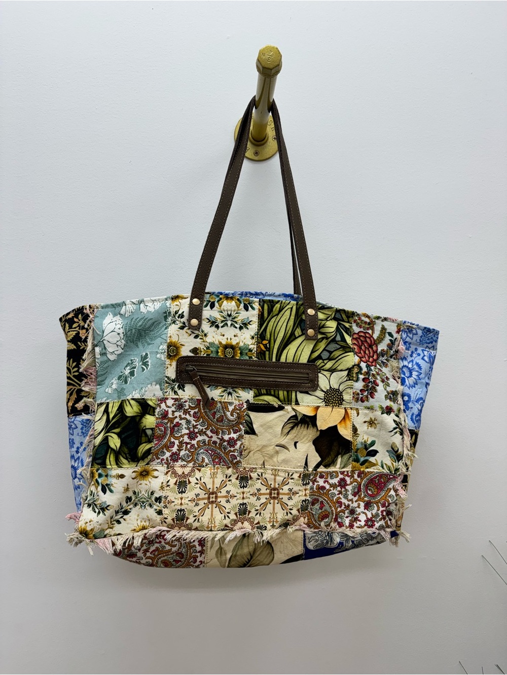 Sundial Weekender Myra Bag - Picture 4 of 8